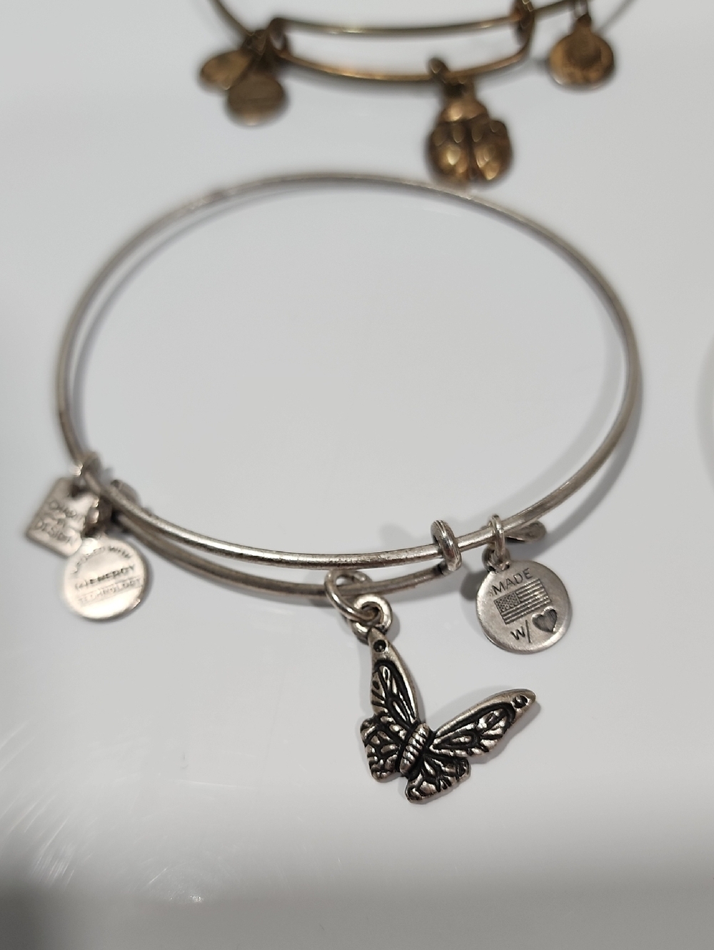 9 Alex & Ani Bracelets, 1 Love This Life Bracelet. - Picture 16 of 16